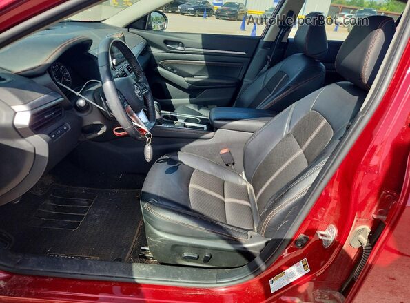1N4BL4CV6PN359029 2023 NISSAN ALTIMA Maroon Vista interior delantera