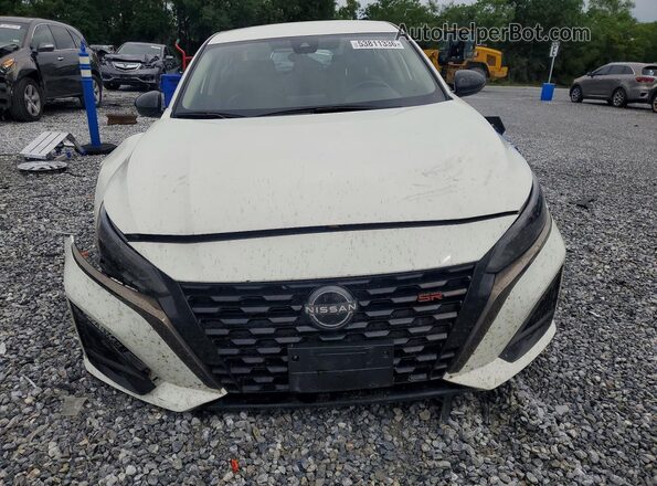 1N4BL4CV6RN382880 2024 NISSAN ALTIMA White Widok z przodu