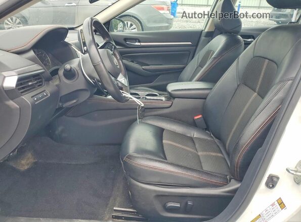 1N4BL4CV6RN382880 2024 NISSAN ALTIMA White Widok wnętrza z przodu