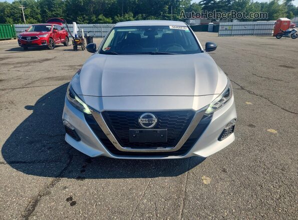 1N4BL4CV7LC182142 2020 NISSAN ALTIMA Silver Widok z przodu