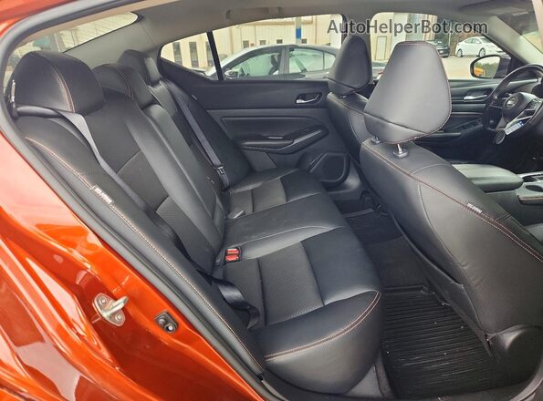 1N4BL4CV7MN417421 2021 NISSAN ALTIMA Orange Widok tylnych siedzeń