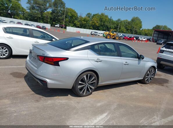 1N4BL4CV7NN352801 2022 NISSAN ALTIMA Silver Vista interior trasera