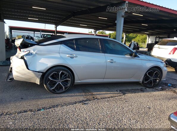 1N4BL4CV7RN414333 2024 NISSAN ALTIMA Silver Widok wnętrza z tyłu