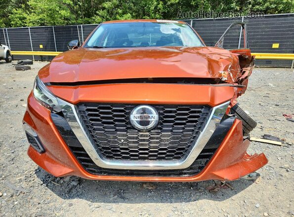 1N4BL4CV8KC106069 2019 NISSAN ALTIMA Gold Widok z przodu