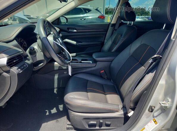 1N4BL4CV8KN319818 2019 NISSAN ALTIMA Белый Вид салона спереди