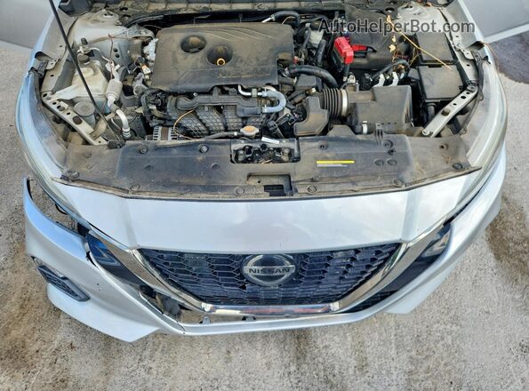 1N4BL4CV8LC118093 2020 NISSAN ALTIMA Silver Rear interior view