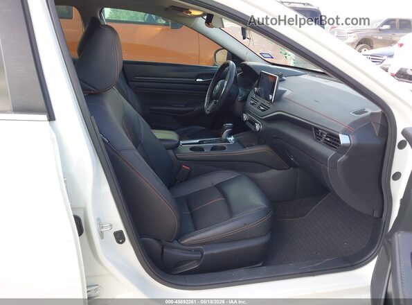 1N4BL4CV8MN401244 2021 NISSAN ALTIMA White Front interior view
