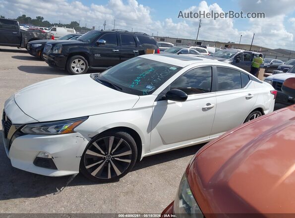 1N4BL4CV8MN401244 2021 NISSAN ALTIMA White 360 interior view