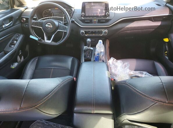1N4BL4CV8NN337384 2022 NISSAN ALTIMA Black Dashboard view