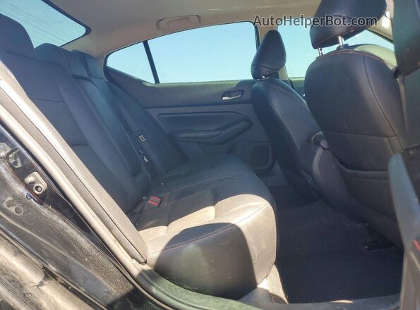 1N4BL4CV8RN313463 2024 NISSAN ALTIMA Black Rear seats view