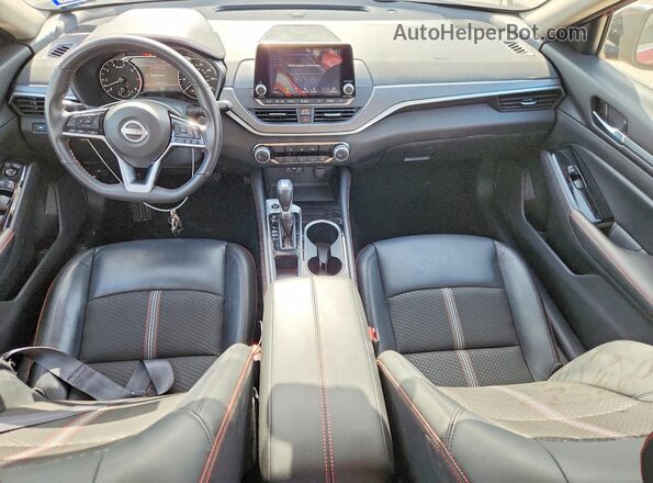 1N4BL4CV8RN346396 2024 NISSAN ALTIMA Красный Вид панели приборов