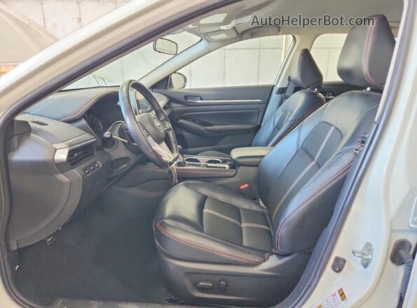 1N4BL4CV8SN315025 2025 NISSAN ALTIMA Белый Вид салона спереди