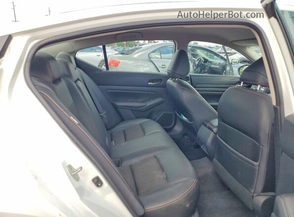 1N4BL4CV9KC152543 2019 NISSAN ALTIMA White უკანა სავარძლების ხედი