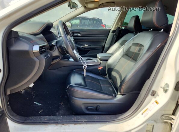 1N4BL4CV9KC162571 2019 NISSAN ALTIMA White Front interior view