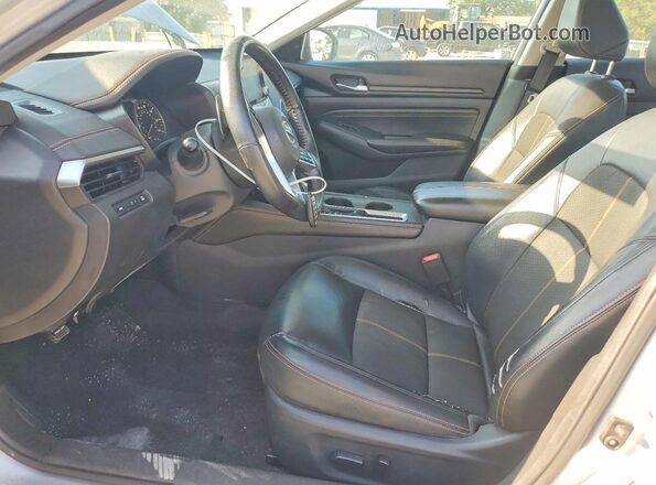 1N4BL4CVXMN326983 2021 NISSAN ALTIMA Серебряный Вид салона спереди