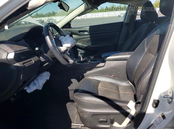 1N4BL4CVXMN335974 2021 NISSAN ALTIMA White Front interior view