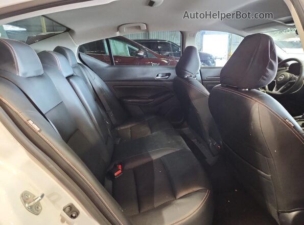 1N4BL4CVXNN389244 2022 NISSAN ALTIMA White Vista de los asientos traseros