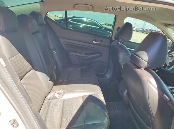 1N4BL4CVXPN334375 2023 NISSAN ALTIMA Silver Հետևի նստատեղերի տեսք