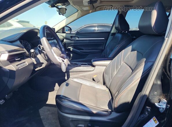 1N4BL4CVXRN317935 2024 NISSAN ALTIMA Black Front interior view