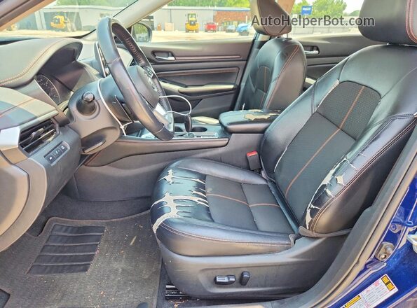 1N4BL4CW6KN304680 2019 NISSAN ALTIMA Синий Вид салона спереди