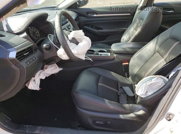 1N4BL4CW7SN328938 2025 NISSAN ALTIMA White Widok wnętrza z przodu
