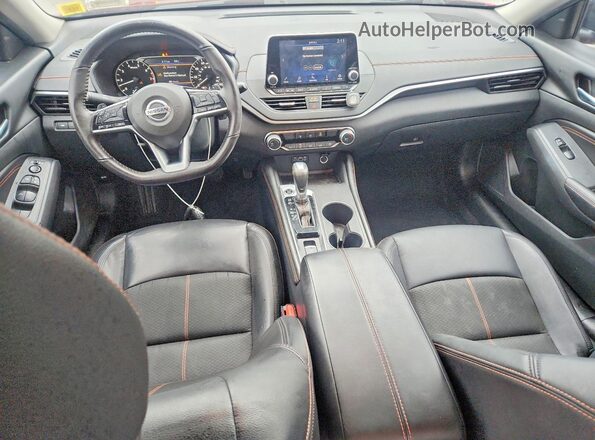 1N4BL4CW9MN375083 2021 NISSAN ALTIMA Красный Вид панели приборов