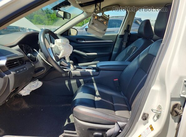 1N4BL4CWXRN353147 2024 NISSAN ALTIMA White Widok wnętrza z przodu