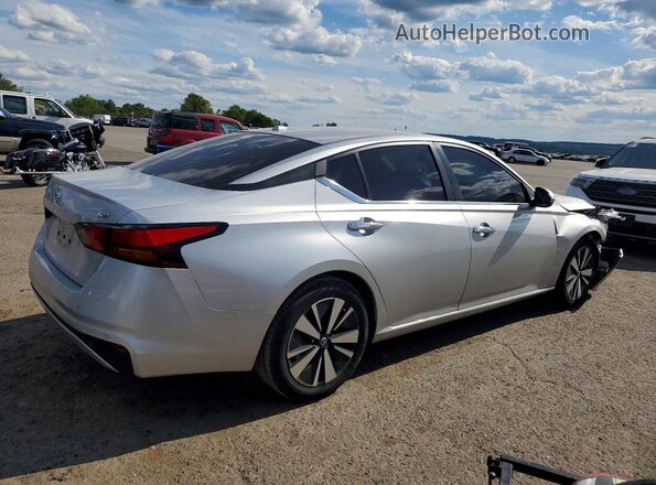1N4BL4DV0MN402998 2021 NISSAN ALTIMA Серебряный Задняя правая четверть