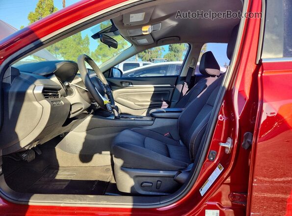 1N4BL4DV0NN334817 2022 NISSAN ALTIMA Red Vista interior delantera