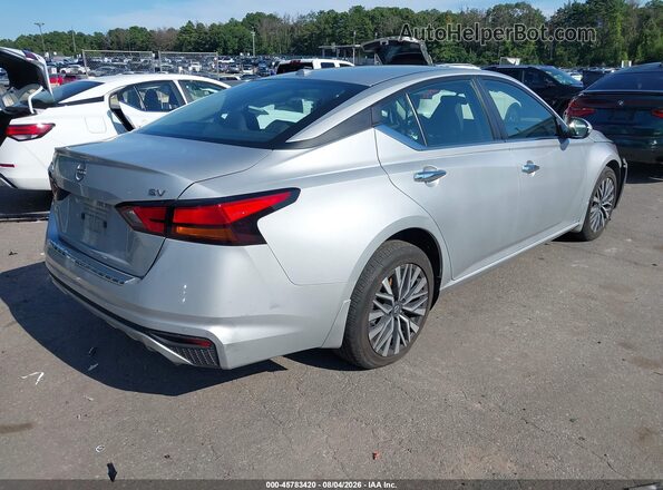 1N4BL4DV0PN353855 2023 NISSAN ALTIMA Серебряный Задняя правая четверть