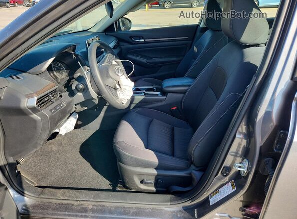 1N4BL4DV1RN323928 2024 NISSAN ALTIMA Silver Front interior view
