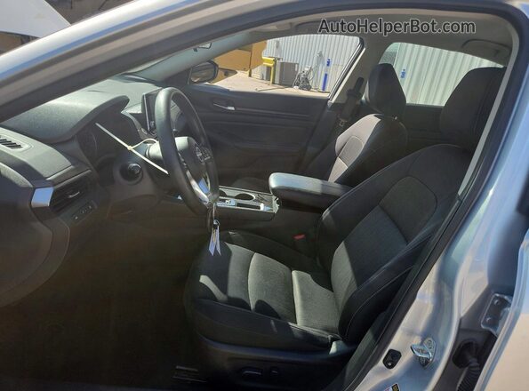 1N4BL4DV1RN348537 2024 NISSAN ALTIMA Silver VIN sticker view