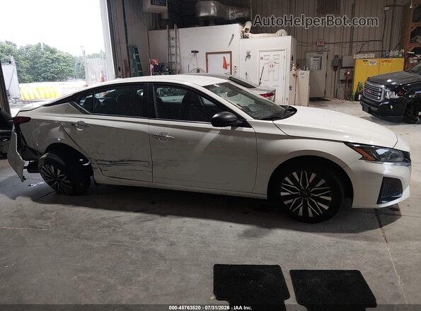 1N4BL4DV1SN373525 2025 NISSAN ALTIMA White Vista interior de 360 grados
