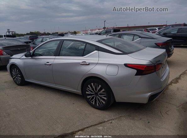 1N4BL4DV1SN379342 2025 NISSAN ALTIMA Silver Widok wnętrza 360 stopni