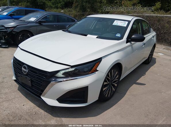 1N4BL4DV2SN313642 2025 NISSAN ALTIMA White წინა მარცხენა ხედი სამი მეოთხედიდან