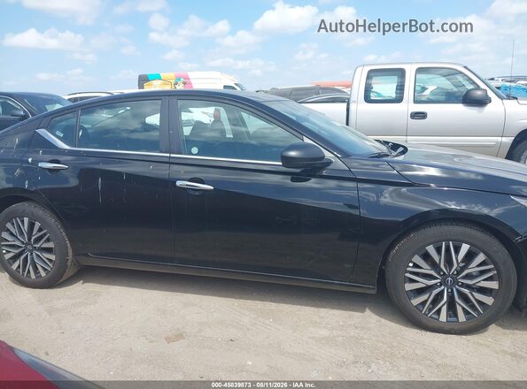 1N4BL4DV2SN428659 2025 NISSAN ALTIMA Black Rear interior view
