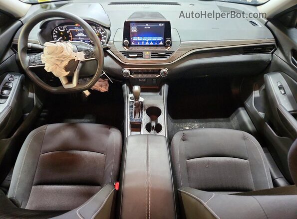 1N4BL4DV2TN305784 2026 NISSAN ALTIMA Silver Vista del salpicadero