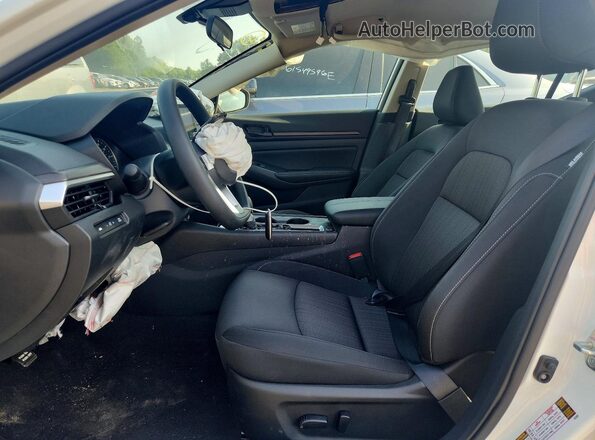 1N4BL4DV2TN342012 2026 NISSAN ALTIMA White წინა სალონის ხედი