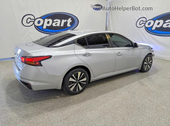 1N4BL4DV3MN343395 2021 NISSAN ALTIMA Серебряный Задняя правая четверть