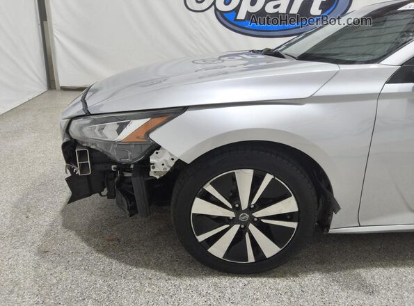 1N4BL4DV3MN343395 2021 NISSAN ALTIMA Серебряный Панорамный вид салона 360°