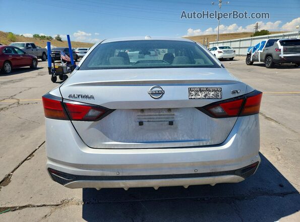 1N4BL4DV3RN347826 2024 NISSAN ALTIMA Silver Widok z tyłu