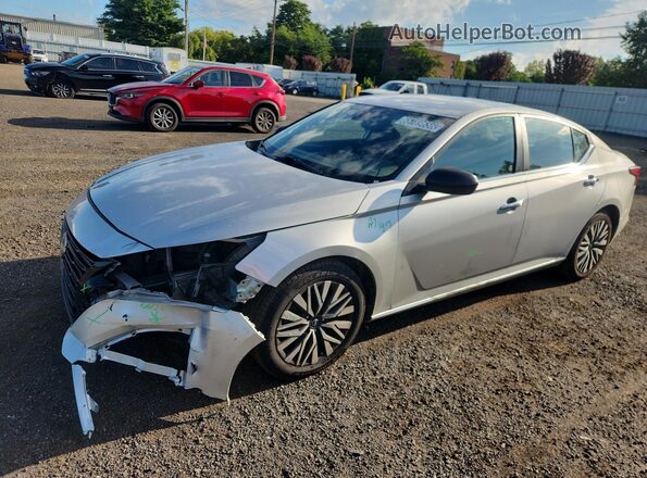 1N4BL4DV3RN348085 2024 NISSAN ALTIMA Silver Սալոնի 360 աստիճան տեսք