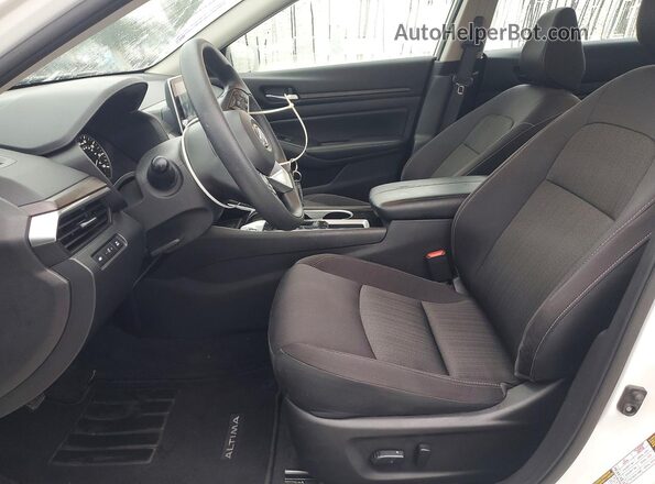 1N4BL4DV3RN413761 2024 NISSAN ALTIMA Белый Вид салона спереди