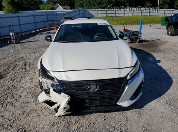 1N4BL4DV3RN417731 2024 NISSAN ALTIMA White Widok z przodu