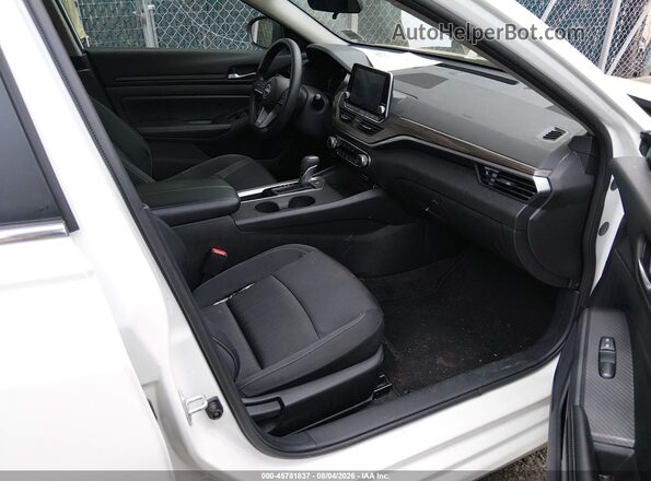 1N4BL4DV3SN374076 2025 NISSAN ALTIMA White Front interior view