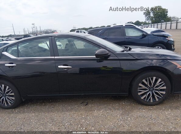 1N4BL4DV3SN391976 2025 NISSAN ALTIMA Black Widok wnętrza z tyłu