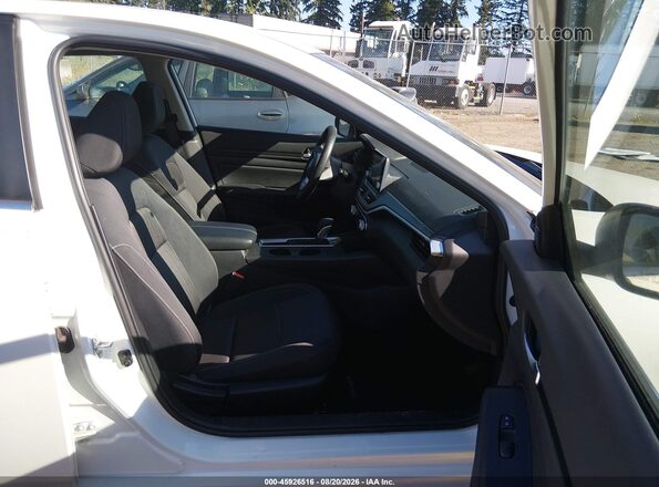 1N4BL4DV3SN395140 2025 NISSAN ALTIMA White Widok wnętrza z przodu