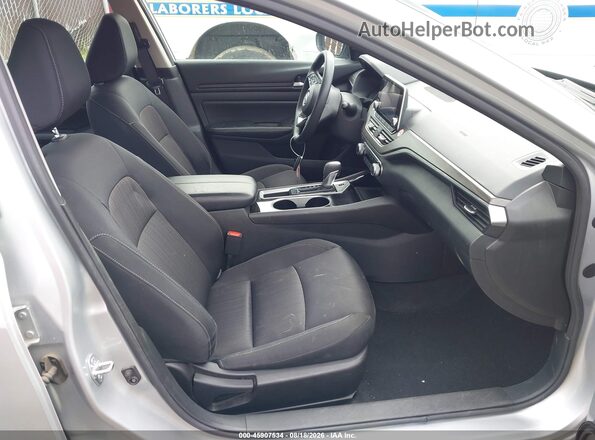 1N4BL4DV4RN389440 2024 NISSAN ALTIMA Silver Vista interior delantera