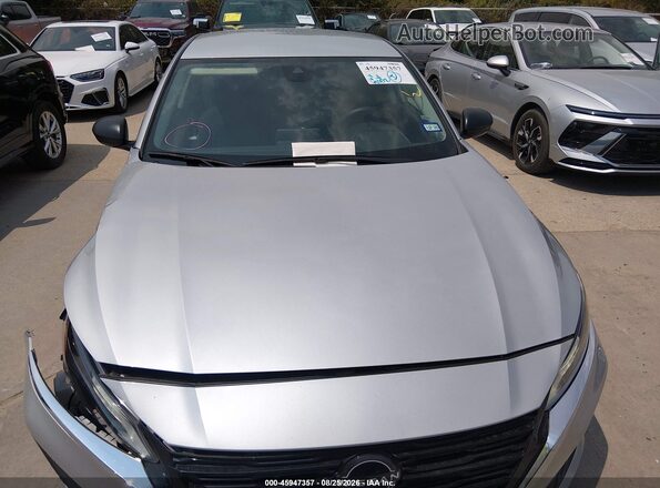 1N4BL4DV4SN359442 2025 NISSAN ALTIMA Silver ხელსაწყოთა პანელის ხედი