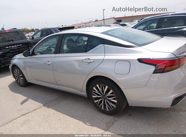 1N4BL4DV4SN359442 2025 NISSAN ALTIMA Silver სალონის 360-გრადუსიანი ხედი